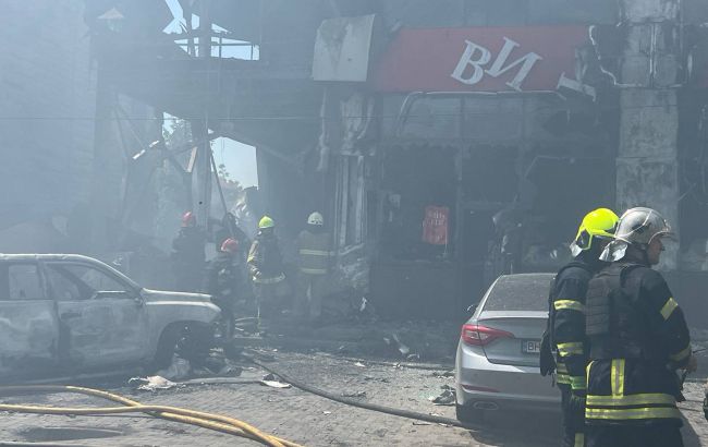 Дрон влетів у відділення "Нової пошти" на Одещині: фото наслідків та що з посилками