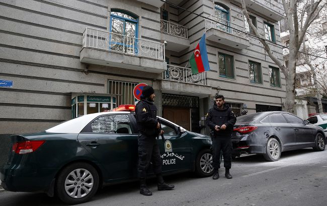 Азербайджан хочет эвакуировать своих дипломатов из Ирана после нападения на посольство