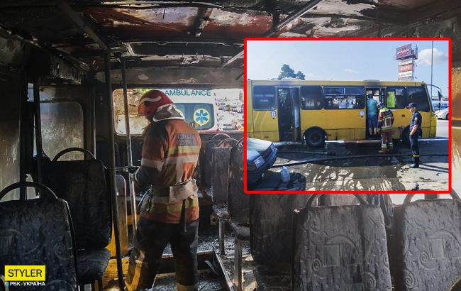 Выгорел весь салон: в Киеве на ходу загорелась маршрутка (фото, видео)