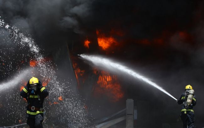 В Румынии произошел пожар на нефтеперерабатывающем заводе, есть пострадавшие