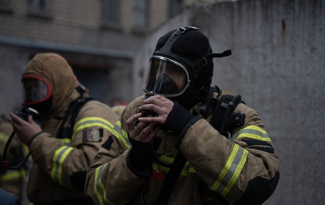 РФ вдарила ракетою по Дніпру: є поранені і загиблі, багато "важких" (фото)