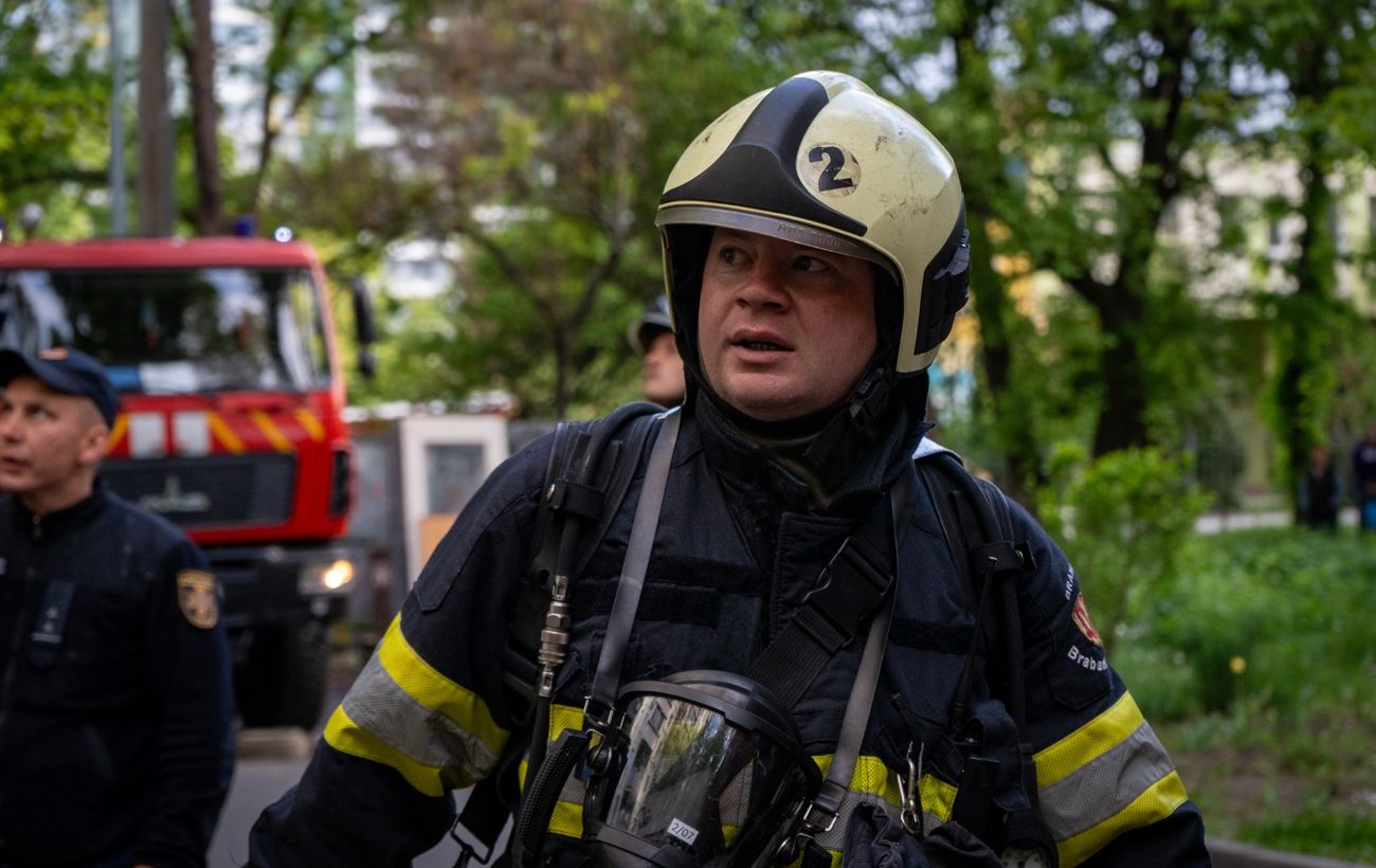 На Чернігівщині РФ вдарила по енергооб’єкту та підприємству: фото наслідків