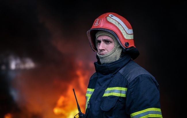 Россияне ударили по почтовому терминалу в пригороде Харькова