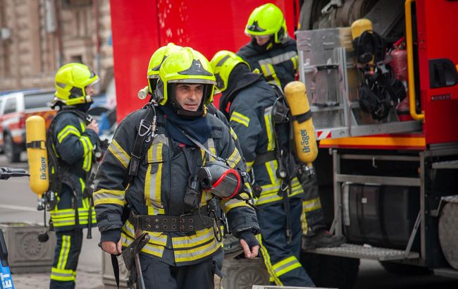 Окупанти вночі вдарили дронами по дитсадку та лікарні у Слов'янську (відео)