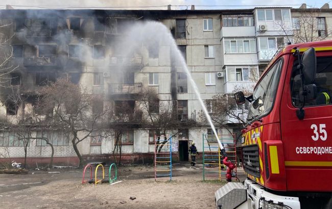 Обстрелян "Азот", четверо погибших и ребенок в реанимации: сутки в Луганской области