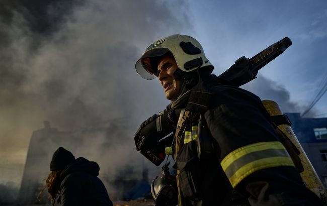 Атака дронів в Тернопільській області: сталася пожежа на об'єкті інфраструктури