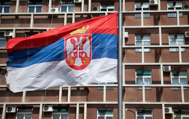 У Сербії через випадки масової стрілянини десятки тисяч людей знову протестують