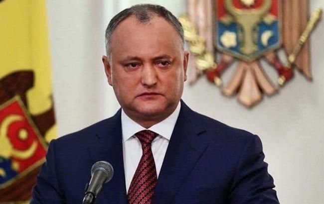 Додона временно отстранили от должности президента Молдовы