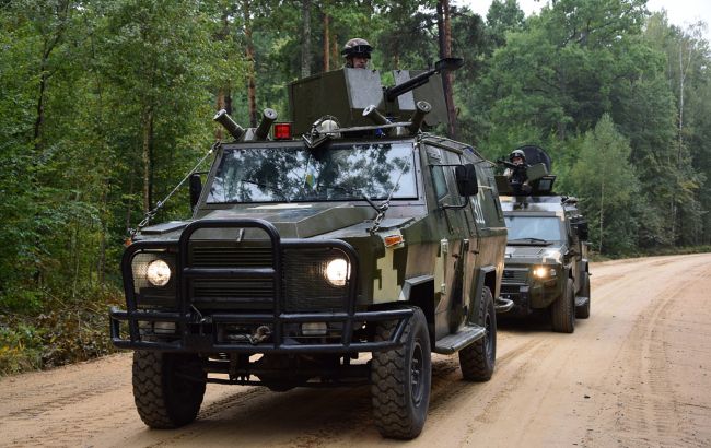 Українців пропонують не карати за порушення при ввезенні автомобілів для ЗСУ, але є умова