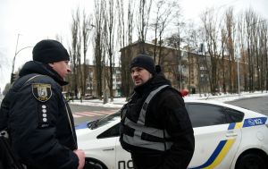 У Києві поблизу Подільсько-Воскресенського моста виявили небезпечну знахідку (фото)