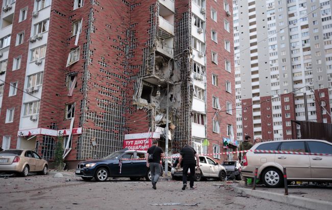 Владельцы разрушенного жилья не будут платить за коммуналку: Зеленский подписал закон