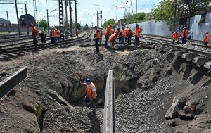 Росія вночі прицільно вдарила по депо "Укрзалізниці" в Києві, загинули 7 людей