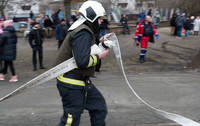 В Никополе после российского удара возник сильный пожар