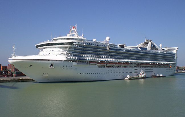 Канада і Великобританія евакуюють своїх громадян з Grand Princess