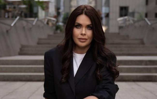 "Мала валізу документів і чужі лижні штани". Як українська письменниця на 9-му місяці вагітності тікала з Києва