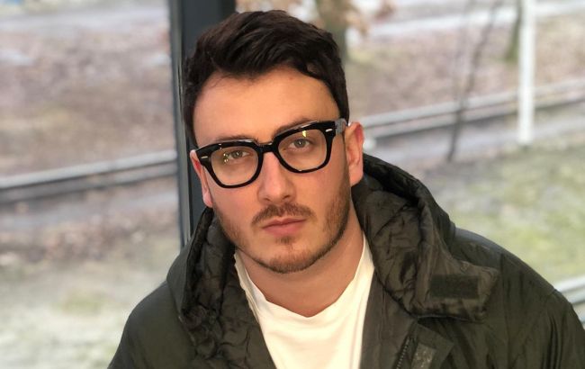 Відомий український співак похрестив сина і вперше показав дружину: фото таїнства