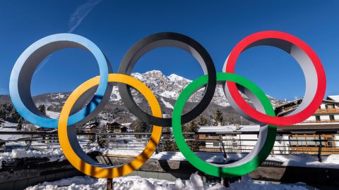 Без смартфонов и с истерикой: что произошло с "нейтральными" россиянами на Олимпиаде-2026