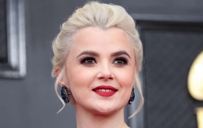 Мика Ньютон приехала из США в Украину и попала под обстрелы