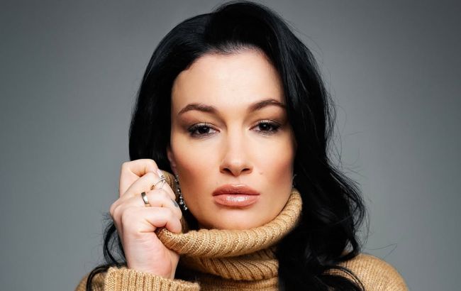 "Може, в неї біполярка?" Відома співачка засвітилася на суді над Максом Назаровим