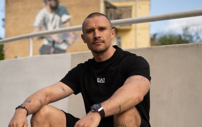 Модний образ з простих речей: як "Холостяк" Цимбалюк стилізує шорти та лонгслів