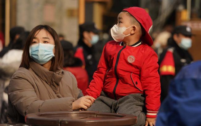 Китай вперше з початку пандемії радикально послаблює COVID-обмеження