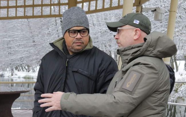 Министр обороны Новой Зеландии посетил Украину и встретился с Резниковым