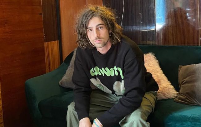 Дантес признался, как относится к украинцам, которые сбежали за границу