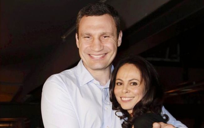 "Мой самый лучший подарок". Экс-жена Кличко впервые за долгое время показалась с их детьми (фото)