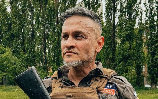 "Решался долго". Эктор Хименес-Браво неожиданно показался в военной форме и сделал заявление