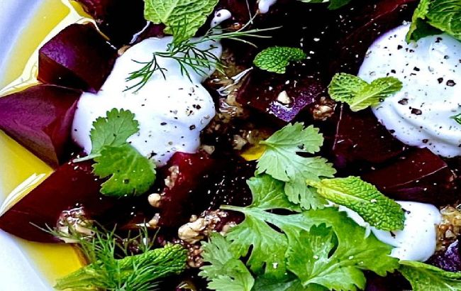 Одесский шеф-повар поделился оригинальным рецептом салата из свеклы. Гарантированно вкусно!