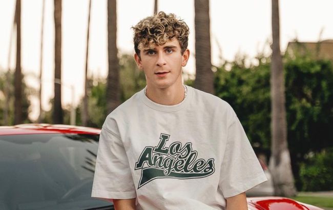 Известный блогер заявил об отказе от гражданства Украины и обязался служить в армии РФ