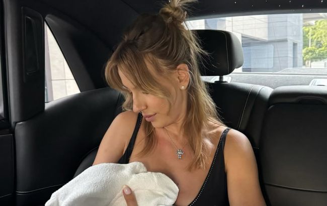 Леся Никитюк в особенный день впервые засветила лицо 3-месячного сыночка (фото)