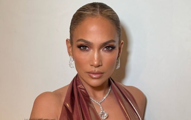 Дженніфер Лопес вперше за довгий час з'явилася на публіці з 17-річною донькою (фото)