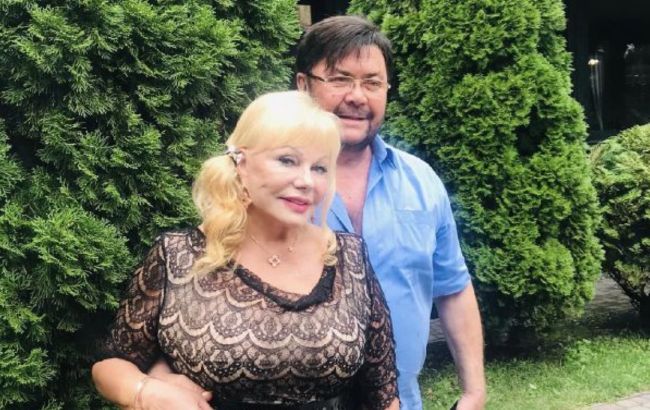 Який вигляд має могила Віталія Білоножка: дружина співака показала фото