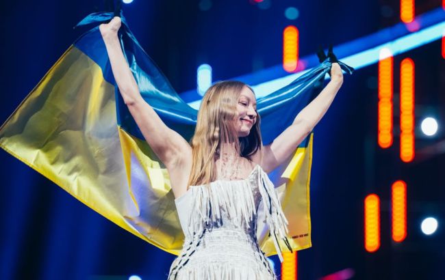 "Ти перемогла в наших серцях": українські зірки підтримали LEL&Eacute;KA після "Євробачення"