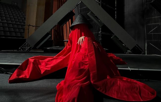 У загадочной певицы Klavdia Petrivna "поїхав дах". Слушайте ее первый альбом