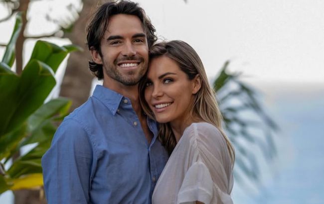 В платье украинского бренда: вдова основателя Playboy во второй раз вышла замуж (фото)