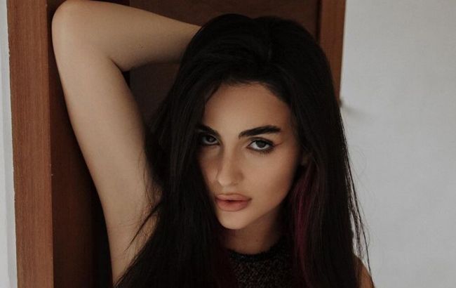 Неймовірне перевтілення: Анна Трінчер стала блондинкою (відео)