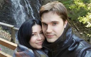 Lama про те, чому не хоче весілля з молодшим на 18 років коханим: "У мене дивні асоціації"