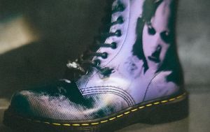 Черевики з одержимою Ріган: Dr. Martens випустив колекцію за "Екзорцистом"