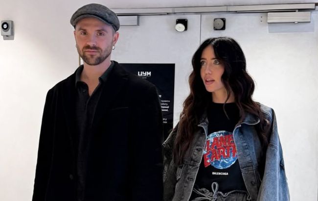 Дорофєєва і Кацурін показали осінній парний лук: total black, що виглядає бездоганно