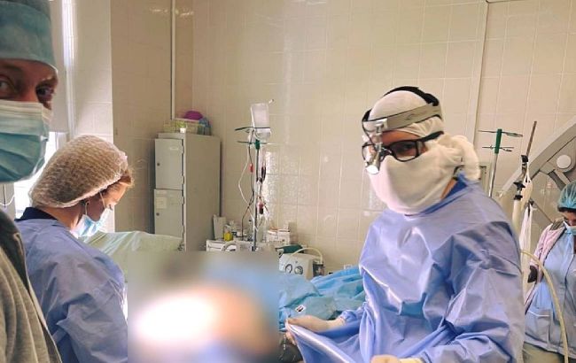 "Сантиметровий уламок застряг у мозку": лікарі дивом врятували постраждалу в Умані