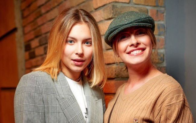 Дочь Елены Кравец рассказала о ссоре с мамой, из-за которой обращалась к психологу