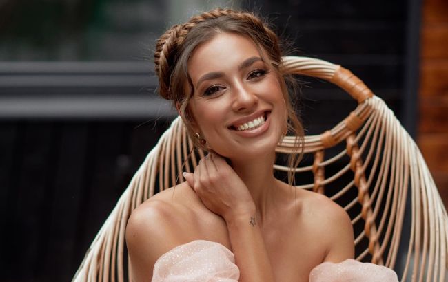 Победительница "Холостяка" в нижнем белье похвасталась фигурой после двух беременностей