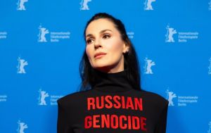 Єфросиніна вийшла на хідник Берлінале у сукні з гучним меседжем про геноцид РФ (фото)