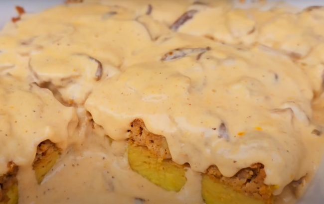 "Ленивый" гуцульский дерун с белыми грибами: украинский рецепт сытного блюда в соусе