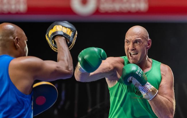 Табір на острові: Ф'юрі розпочав підготовку до реваншу з Усиком