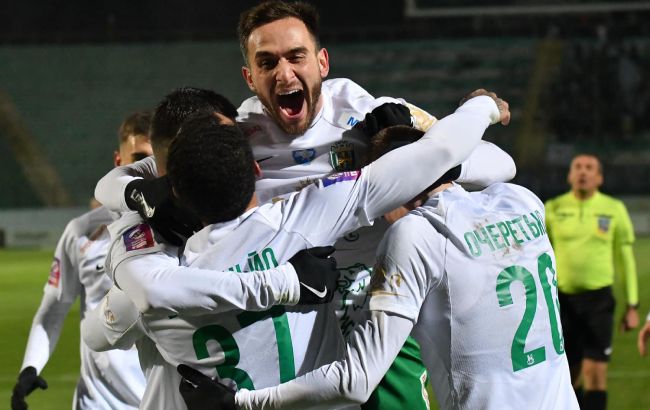 "Карпаты" разгромили "Верес" в матче с удалением и незабитым пенальти