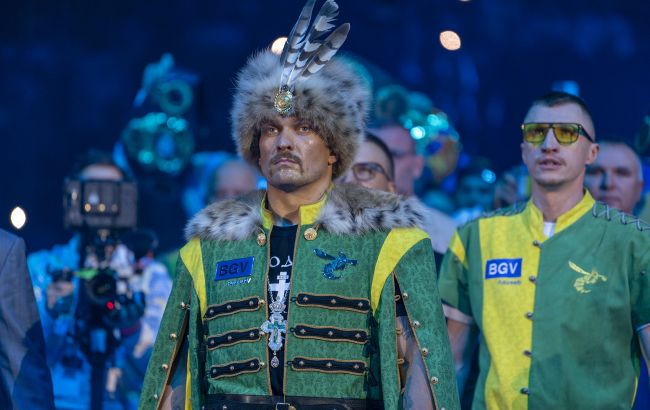 "Не сильно обижай, это партнеры". Зеленский пообщался с Усиком перед поединком с Фьюри (видео)