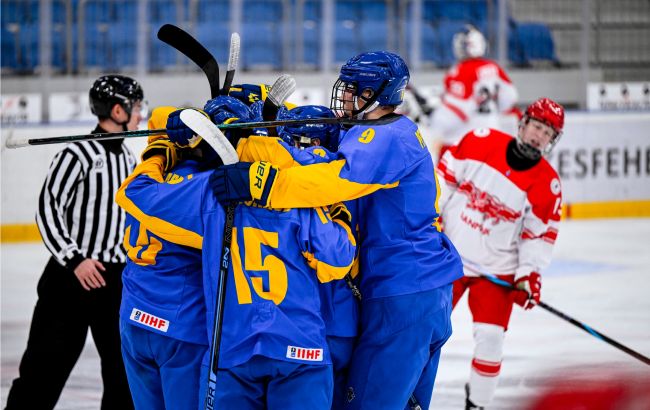Україна закинула шість шайб у ворота Австрії на юнацькому ЧС з хокею